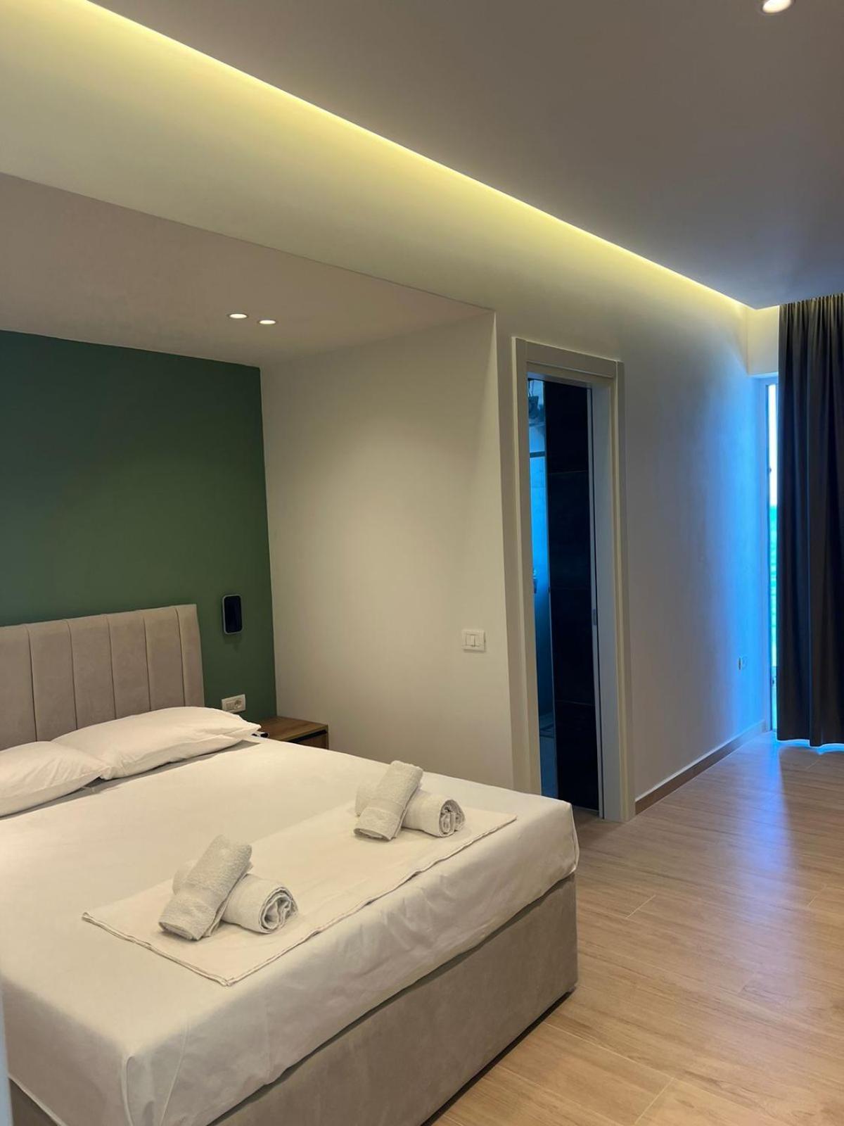 Emily'S Hotel Химара Экстерьер фото