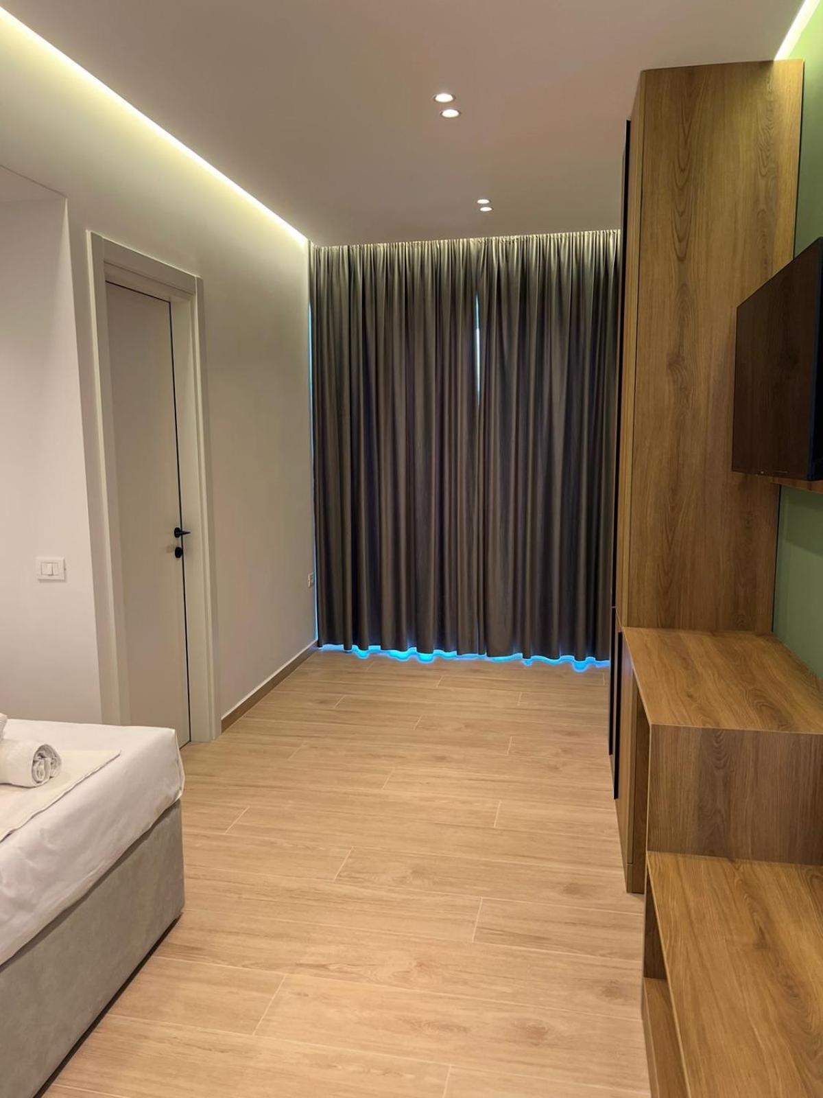 Emily'S Hotel Химара Экстерьер фото