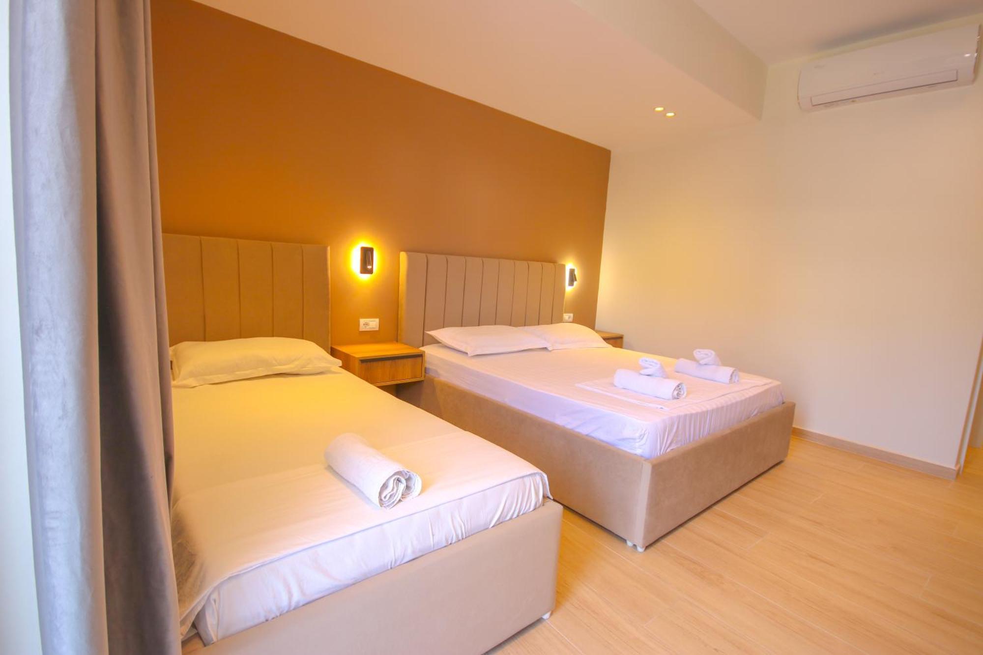 Emily'S Hotel Химара Экстерьер фото